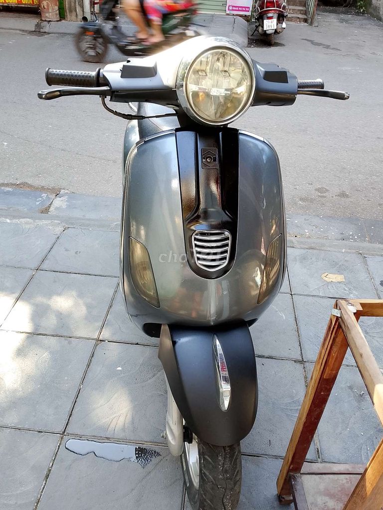 Xe tay ga 50cc ít đi còn rất ngon máy êm. Mua bán Xe máy tại Quận Thanh Xuân Hà Nội được đăng bởi Thuyen trang hình 5