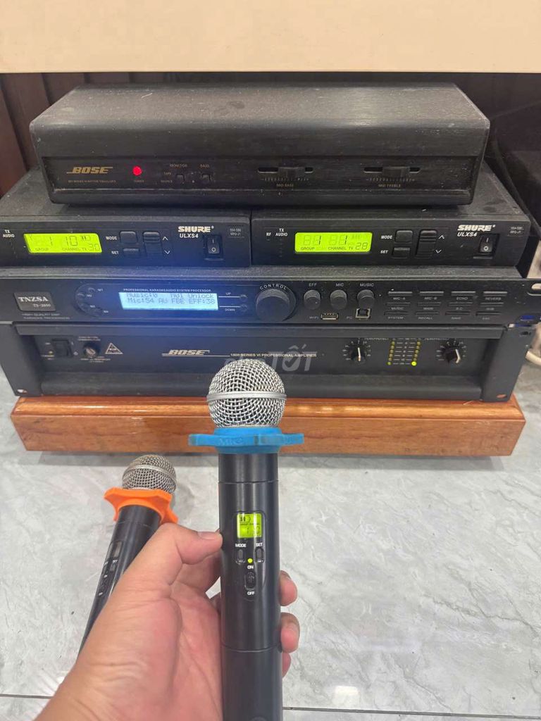 Micro không dây Shure SM58. Mua bán Tivi, Âm thanh tại Thành phố Thủ Dầu Một Bình Dương được đăng bởi Chung LE hình 1