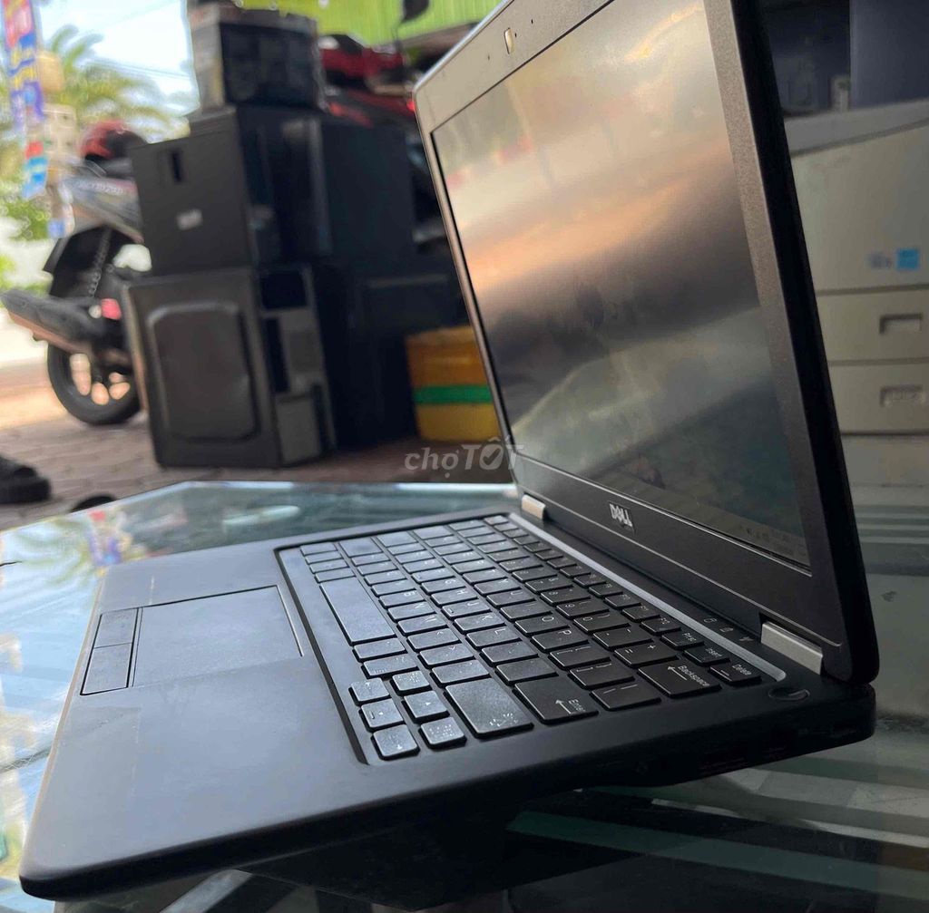 Laptop Dell Latitude E7250. Mua bán Laptop tại Thành phố Cà Mau Cà Mau được đăng bởi Lê Chí Nào hình 1