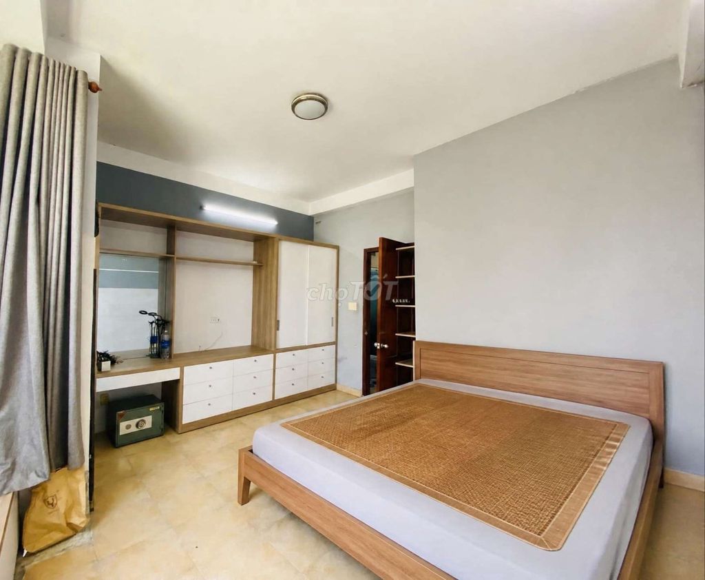 Красивый дом 4 этажа, 58 кв.м, подъезд для авто VF3, ул. Куанг Чунг