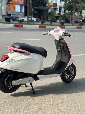 vespa đèn vuông ắc quy 2k24 trắng mix hồng. Mua bán Xe điện tại Quận Cầu Giấy Hà Nội được đăng bởi Xe Điện 257 Hoàng Quốc Việt 