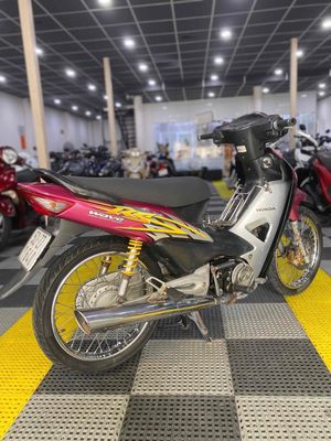 Wave RS 100cc đẹp, máy êm thì thầm bao vọt. Mua bán Xe máy tại Quận 8 Tp Hồ Chí Minh được đăng bởi Quân 