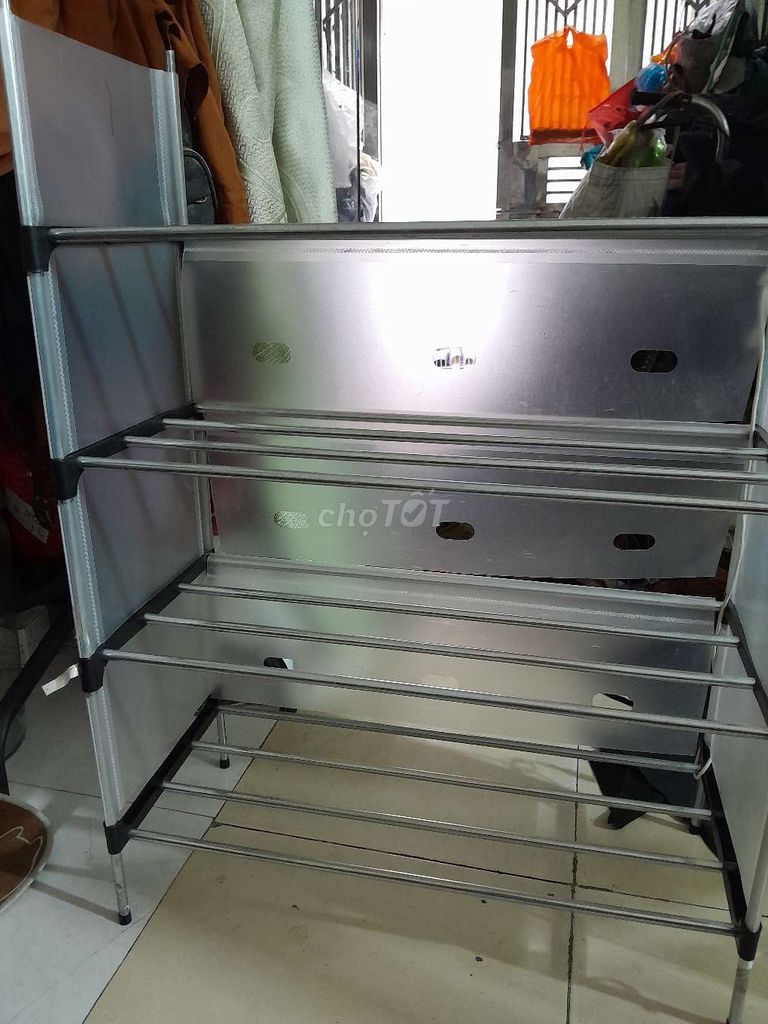 Kệ giày kim loại vải màu bạc. Mua bán Tủ, kệ gia đình tại Quận Hoàng Mai Hà Nội được đăng bởi Hương Ly hình 1