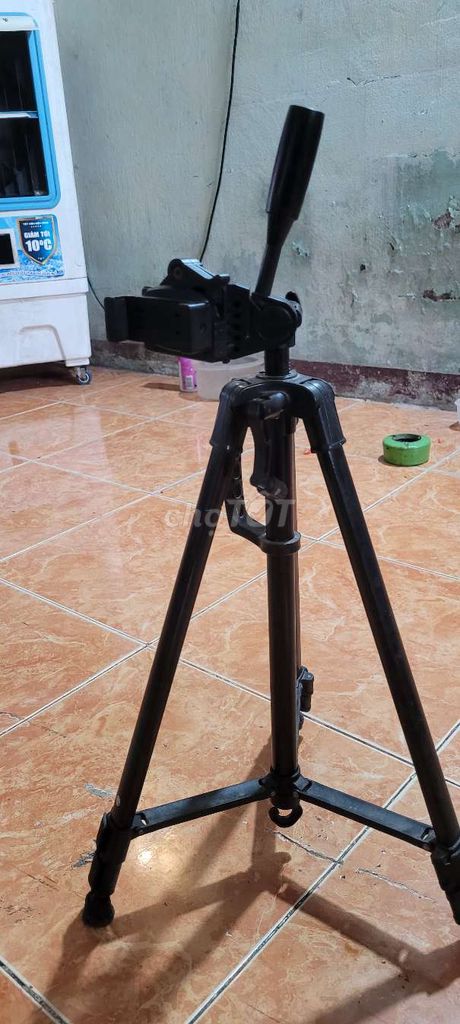 giá đỡ điện thoại live. Mua bán Đồ dùng văn phòng tại Quận 12 Tp Hồ Chí Minh được đăng bởi Bình AN Dây loa hình 1