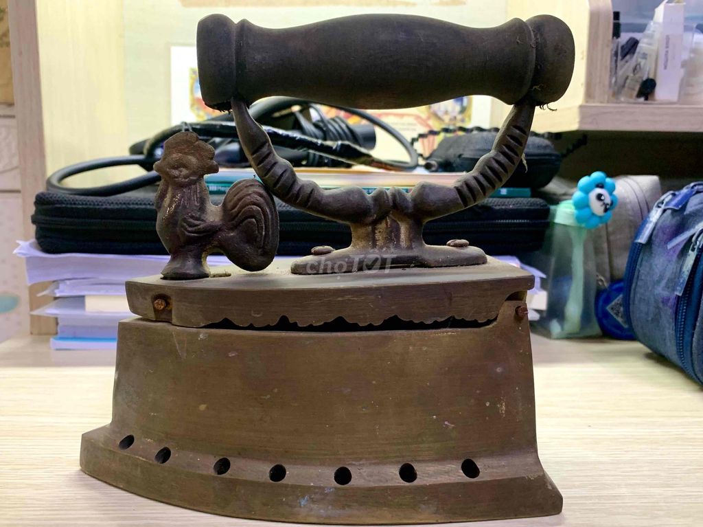 BÀN ỦI CON GÀ. Mua bán Đồ sưu tầm, đồ cổ tại Quận Bình Thạnh Tp Hồ Chí Minh được đăng bởi Nguyễn Vy hình 1