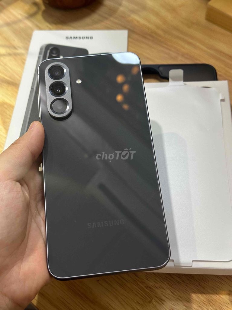 Samsung A56 5G 8/128Gb. Fullbox. BH FPT 29/10/2026. Mua bán Điện thoại tại Thành phố Thủ Đức Tp Hồ Chí Minh được đăng bởi Hiếu hình 1