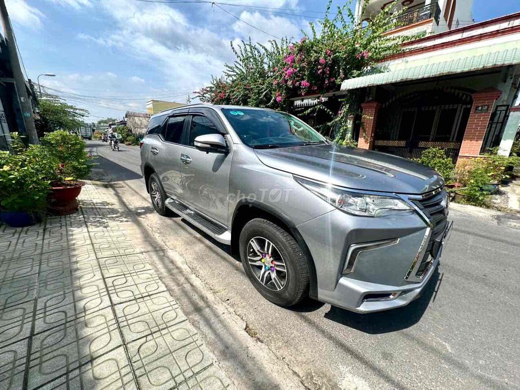 Toyota Fortuner 2017 Dầu Số sàn 68000 km Xám. Mua bán Ô tô tại Huyện Hóc Môn Tp Hồ Chí Minh được đăng bởi Trần Văn Đoan hình 2