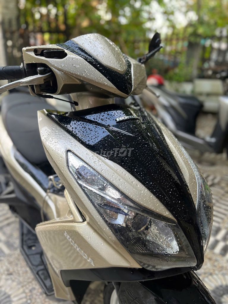 Honda Air Blade Vàng cát, Đen. Mua bán Xe máy tại Huyện Trảng Bom Đồng Nai được đăng bởi phương hình 1