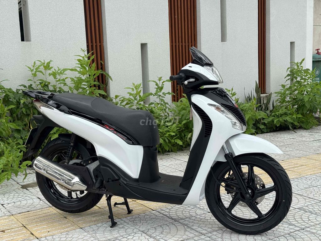 Hon Da SH 125 nhập ý dk 2011 xe rin bs 43. Mua bán Xe máy tại Quận Cẩm Lệ Đà Nẵng được đăng bởi 153 Đường 2 tháng 9 Hoà cường Tp Đà Nẵng  hình 4