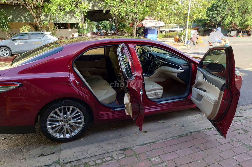 Toyota Camry 2019 2.5Q - 79000 km. Mua bán Ô tô tại Quận Bình Tân Tp Hồ Chí Minh được đăng bởi ĐẶNG HOÀNG HẢI hình 1