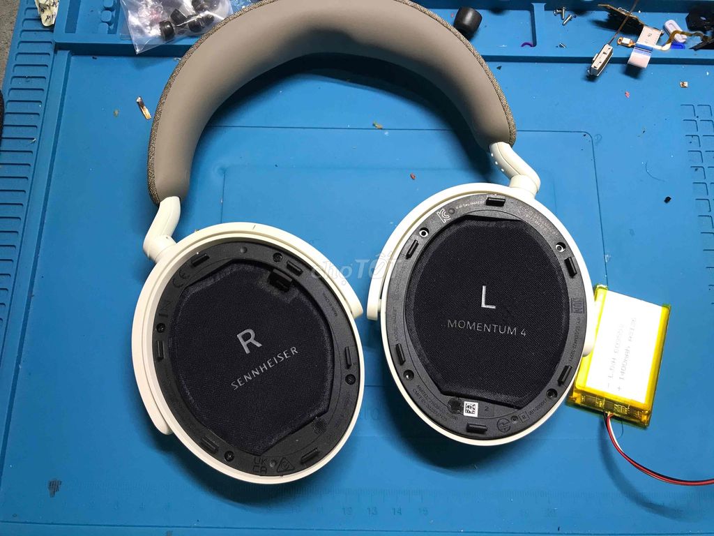 thay pin tai nghe sennheiser momentum 4. Dịch vụ tại Thành phố Biên Hòa Đồng Nai được đăng bởi SỬA TAI NGHE hình 1