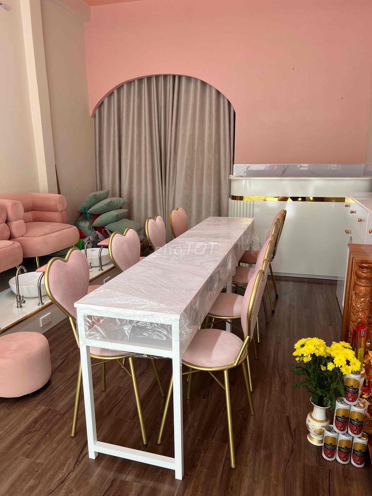 Tuyển thợ nail,nối mi,gội đầu.. Việc làm Thợ làm nail tại Quận 10 Tp Hồ Chí Minh được đăng bởi Nguyen Quang hình 1