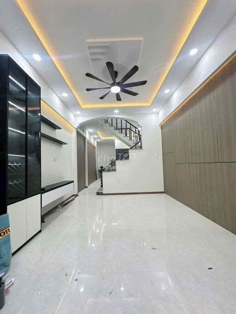 bán nhà trệt lầu gần đường Trần Hưng Đạo cách siêu thị bigc tầm 1.5 km