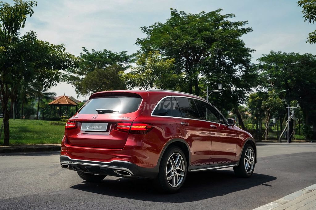 Mercedes GLC300 4Matic 2019, Bank 90%. Mua bán Ô tô tại Quận 7 Tp Hồ Chí Minh được đăng bởi Hoàn Lee Xe Lướt hình 3