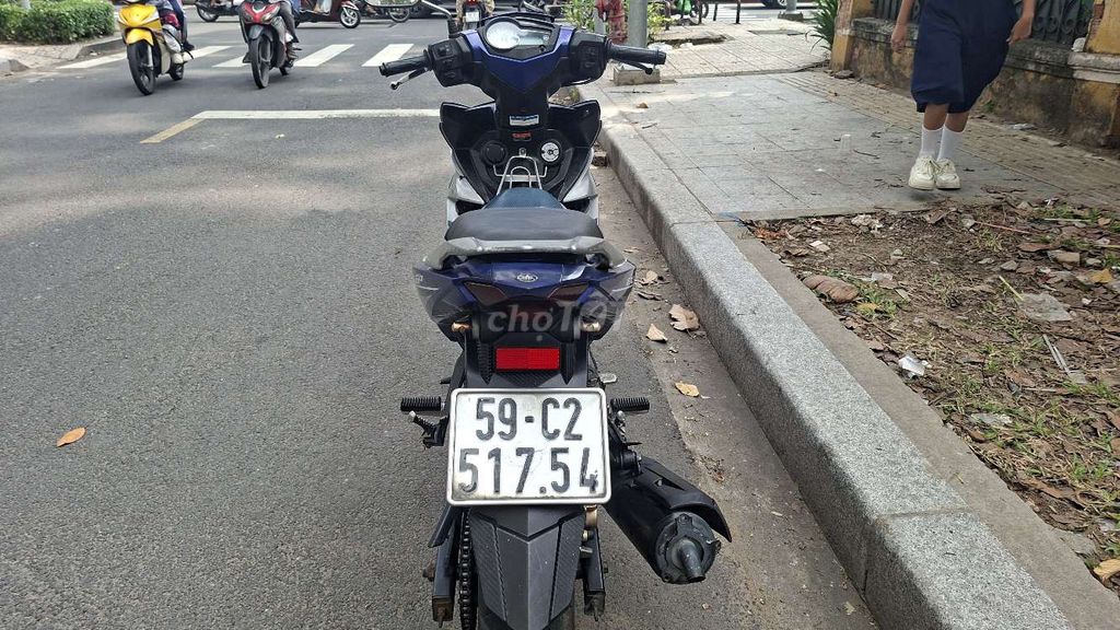 Возбудитель Yamaha 150 FI синий серебристый
