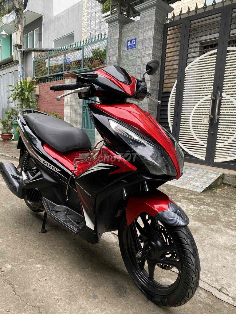 Honda Air Blade Fi 125cc 2015 đỏ đen Zin100% bstp. Mua bán Xe máy tại Quận Bình Tân Tp Hồ Chí Minh được đăng bởi Anh khuê hình 4