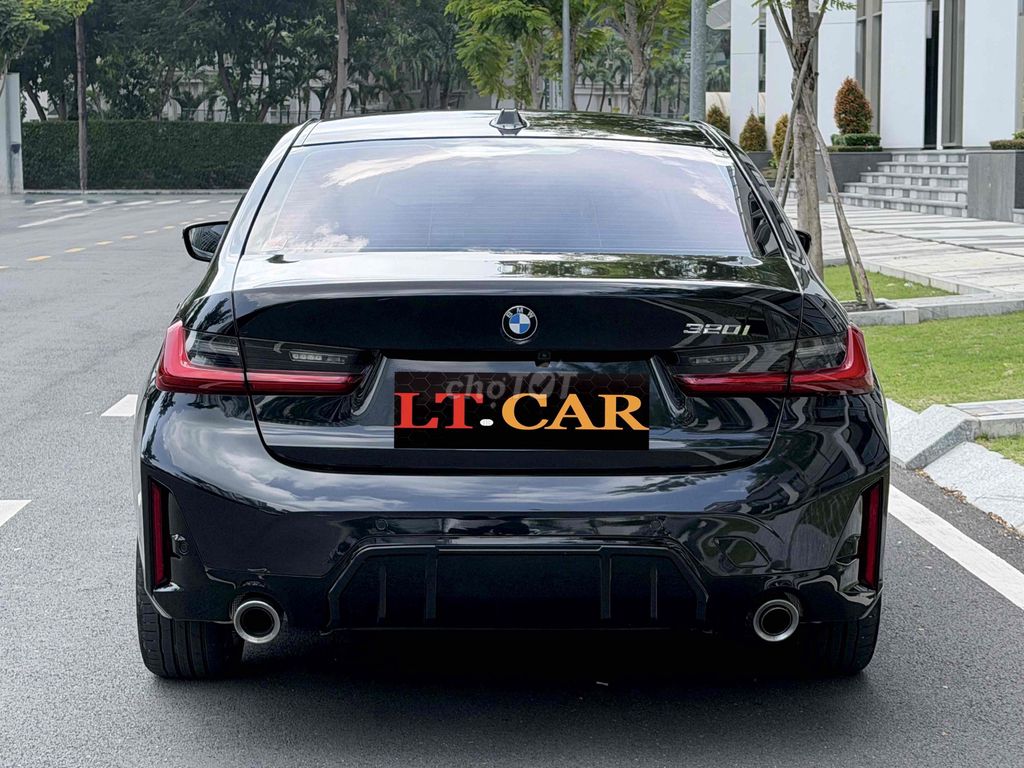 BMW 320i LCI 2023 Đen 13.000 km
