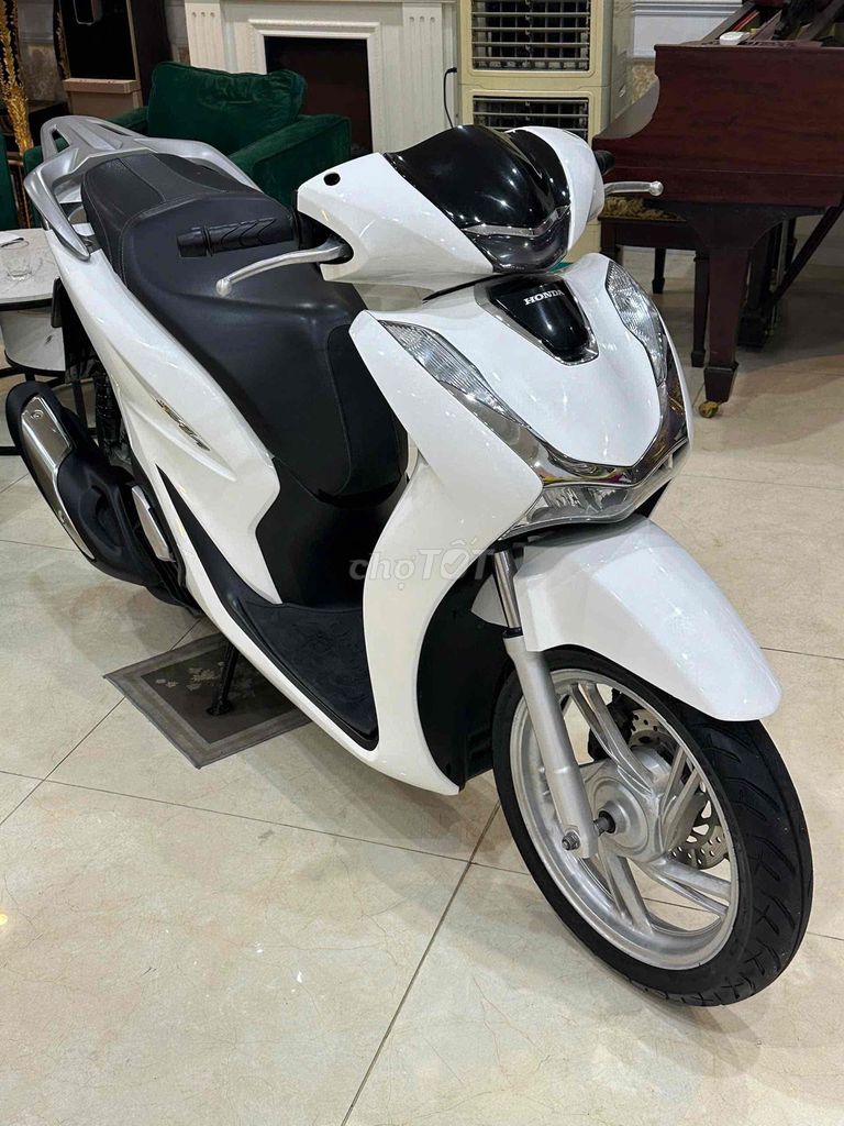 Мотосалон XE MÁY 68 - Honda SH 125 Abs 2020 Белый