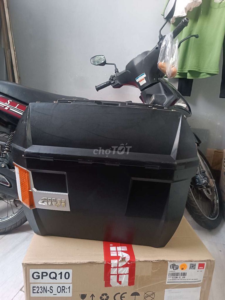 Cặp thùng givi e23n