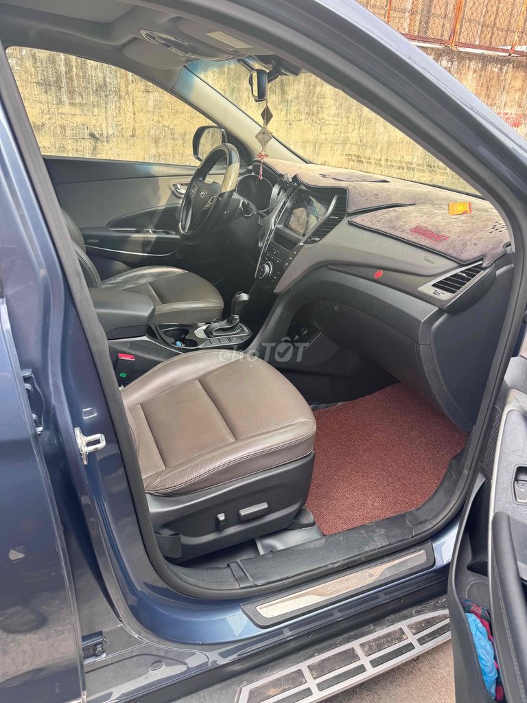 Hyundai Santa Fe 2017 2.4 AT 4 WD - 99000km. Mua bán Ô tô tại Quận Bình Tân Tp Hồ Chí Minh được đăng bởi thành tâm  hình 9