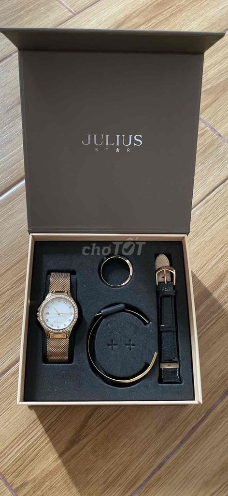 Pass full box đồng hồ chính hãng hiệu julius. Mua bán Thiết bị đeo thông minh tại Huyện Bình Chánh Tp Hồ Chí Minh được đăng bởi Ngọc Nhi hình 1
