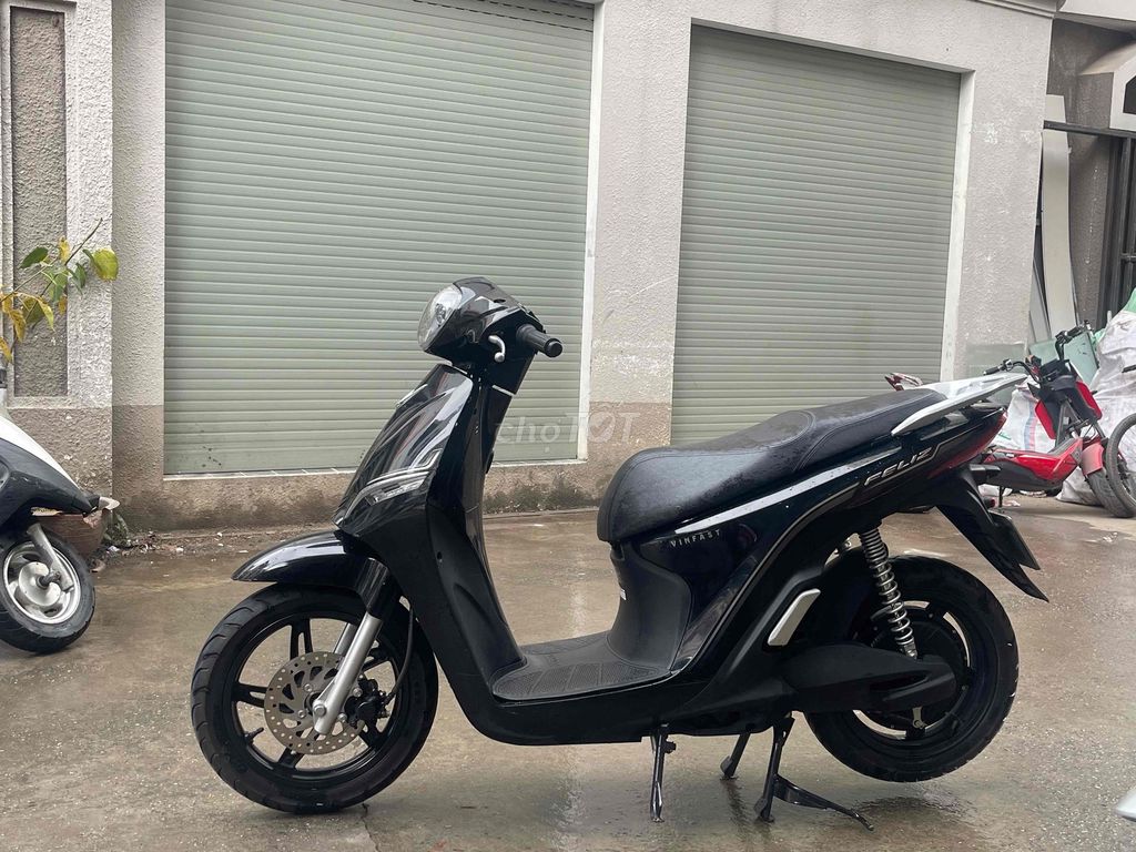 Xe máy điện VinFast Feliz 2023 màu Đen. Mua bán Xe điện tại Quận Ba Đình Hà Nội được đăng bởi Nguyễn Huy Hoàng hình 2