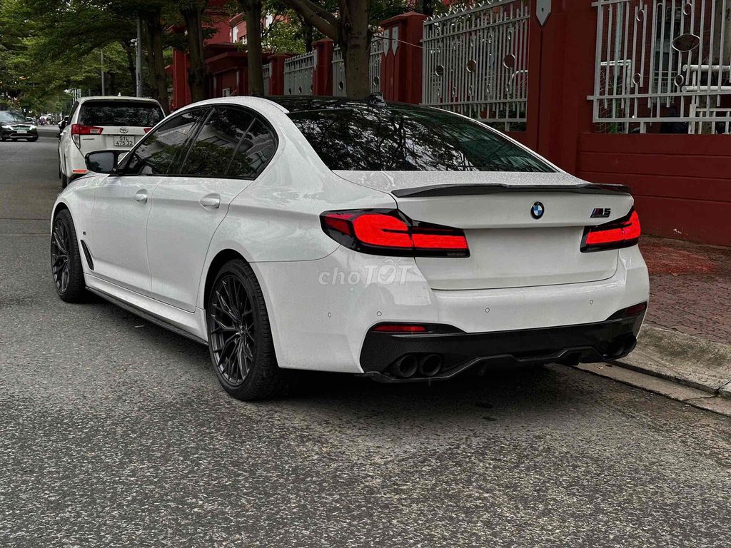 BMW 5 Series 2022 - 37000 km. Mua bán Ô tô tại Quận 7 Tp Hồ Chí Minh được đăng bởi Khánh Vi hình 4
