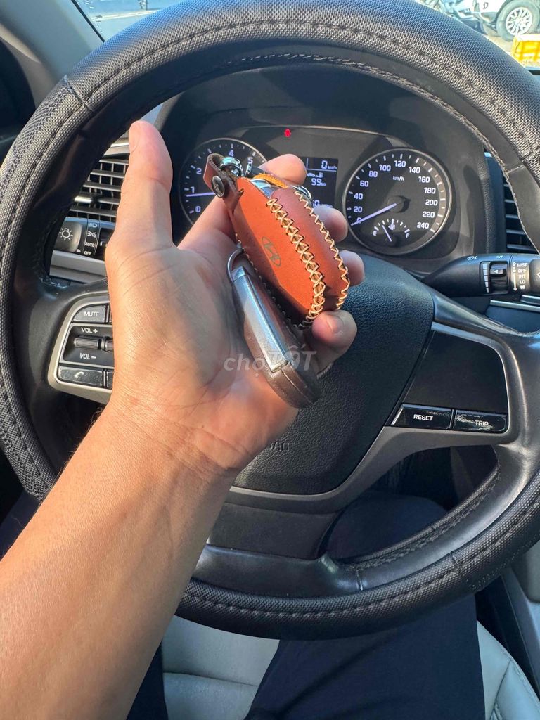 Hyundai Elantra 2018 1.6 MT - 9000 km. Mua bán Ô tô tại Thành phố Pleiku Gia Lai được đăng bởi Huynh kontum hình 8