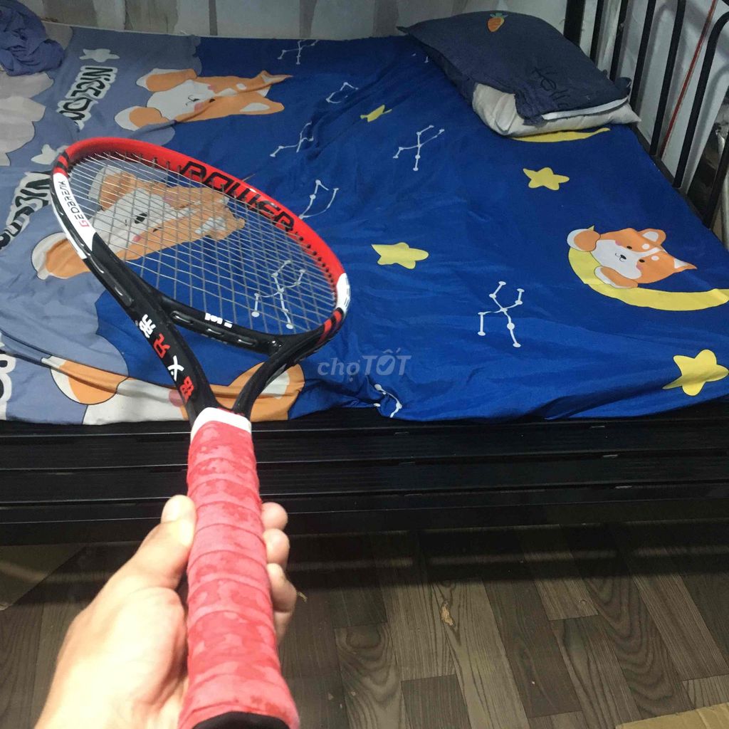 Vợt Tennis Đỏ Đen Trắng Đã sử dụng. Mua bán Đồ thể thao, Dã ngoại tại Quận Bình Tân Tp Hồ Chí Minh được đăng bởi kiên hình 1