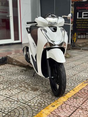 Honda SH 125 Trắng Máy rin. Mua bán Xe máy tại Quận Ngũ Hành Sơn Đà Nẵng được đăng bởi Nguyễn Phước Vĩnh