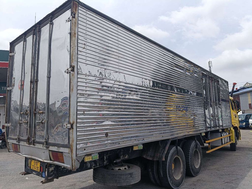 Auman 3 chân cầu thật 2014, thùng kín, cực zin. Mua bán Xe tải, xe ben tại Quận 12 Tp Hồ Chí Minh được đăng bởi Lê văn Khoa  hình 4