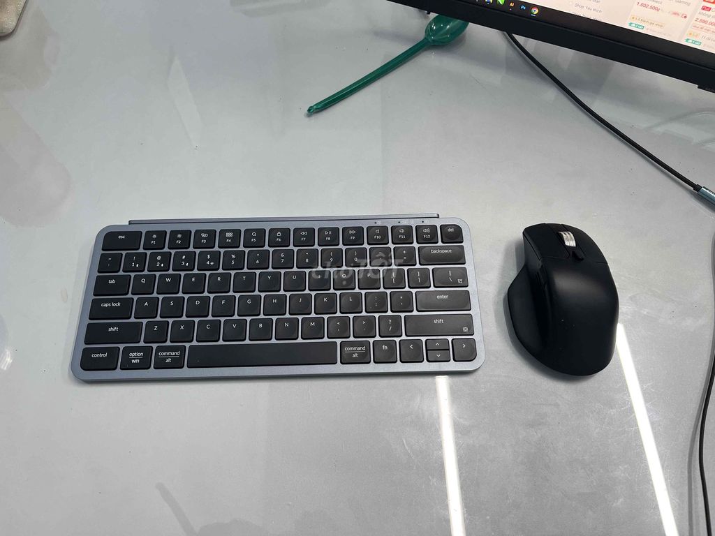 Bàn phím Keychron B1 Pro Xám 3 chế độ. Mua bán Phụ kiện (Màn hình, Chuột...) tại Quận 1 Tp Hồ Chí Minh được đăng bởi Phát Chu hình 1