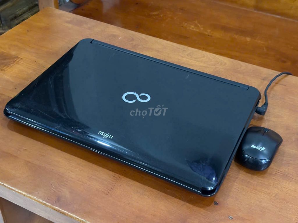 Fujitsu Lifebook AH56 i5 15.6 inch 4GB/250GB 95%. Mua bán Laptop tại Quận Gò Vấp Tp Hồ Chí Minh được đăng bởi Ngọc Nhi hình 1