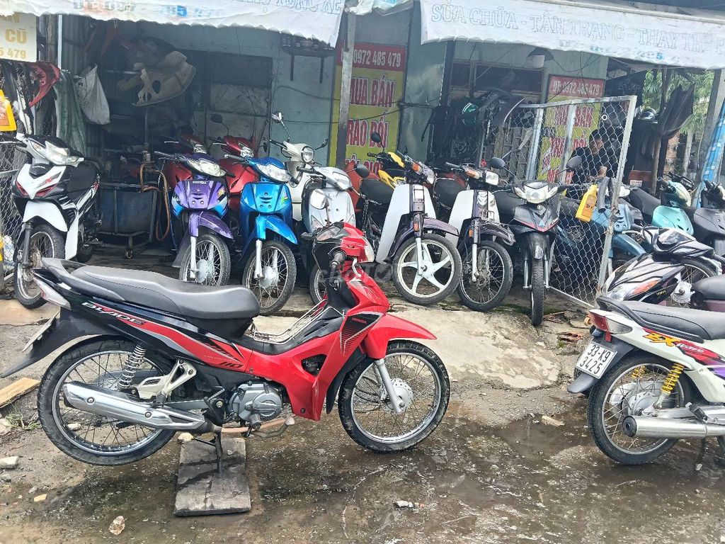 Honda Blade 2017 màu Đỏ. Mua bán Xe máy tại Quận Liên Chiểu Đà Nẵng được đăng bởi Bụi Quốc hình 3