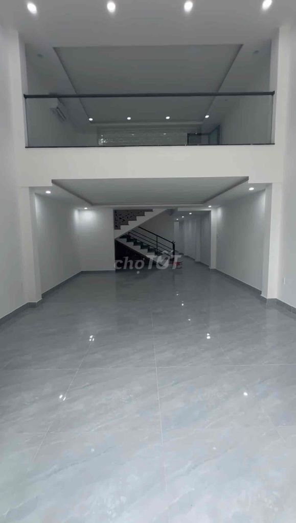 Cho thuê nhà 3 tầng Mai Hắc Đế gần Cầu Rồng