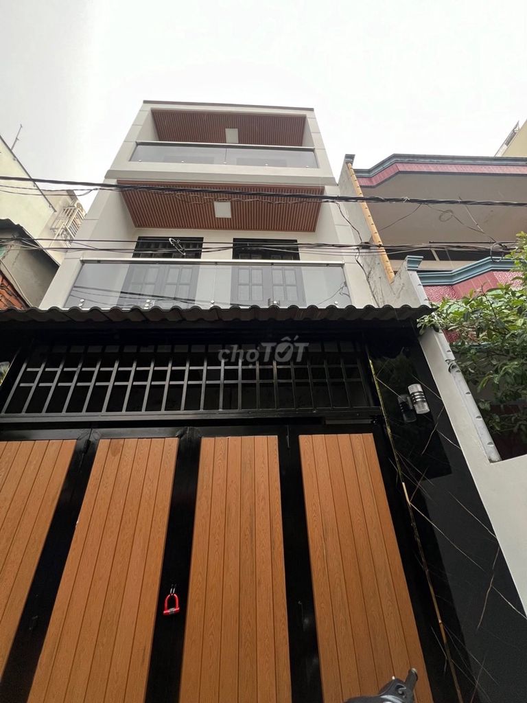 Nhà mới 3 tầng Âu Dương Lân Q8, hơn 7 tỷ