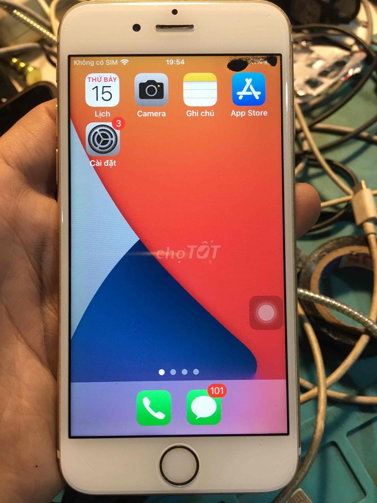 Apple iPhone 6s Vàng pin 100%. Mua bán Điện thoại tại Quận Tân Phú Tp Hồ Chí Minh được đăng bởi Tiệm Sách Cũ Hoàng Lộc hình 1