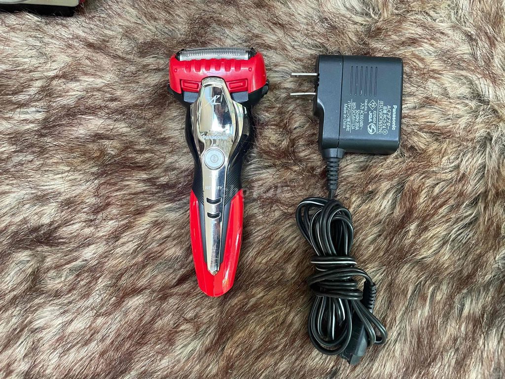 Máy cạo râu Panasonic ES-CST2Q Đỏ Đen. Mua bán Phụ kiện thời trang khác tại Thành phố Trà Vinh Trà Vinh được đăng bởi Huỳnh Lê Tân hình 1