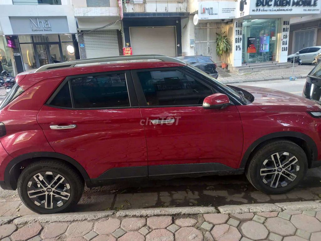 Hyundai Venue Đỏ 7000km Tự động. Mua bán Ô tô tại Quận Đống Đa Hà Nội được đăng bởi trà hình 1