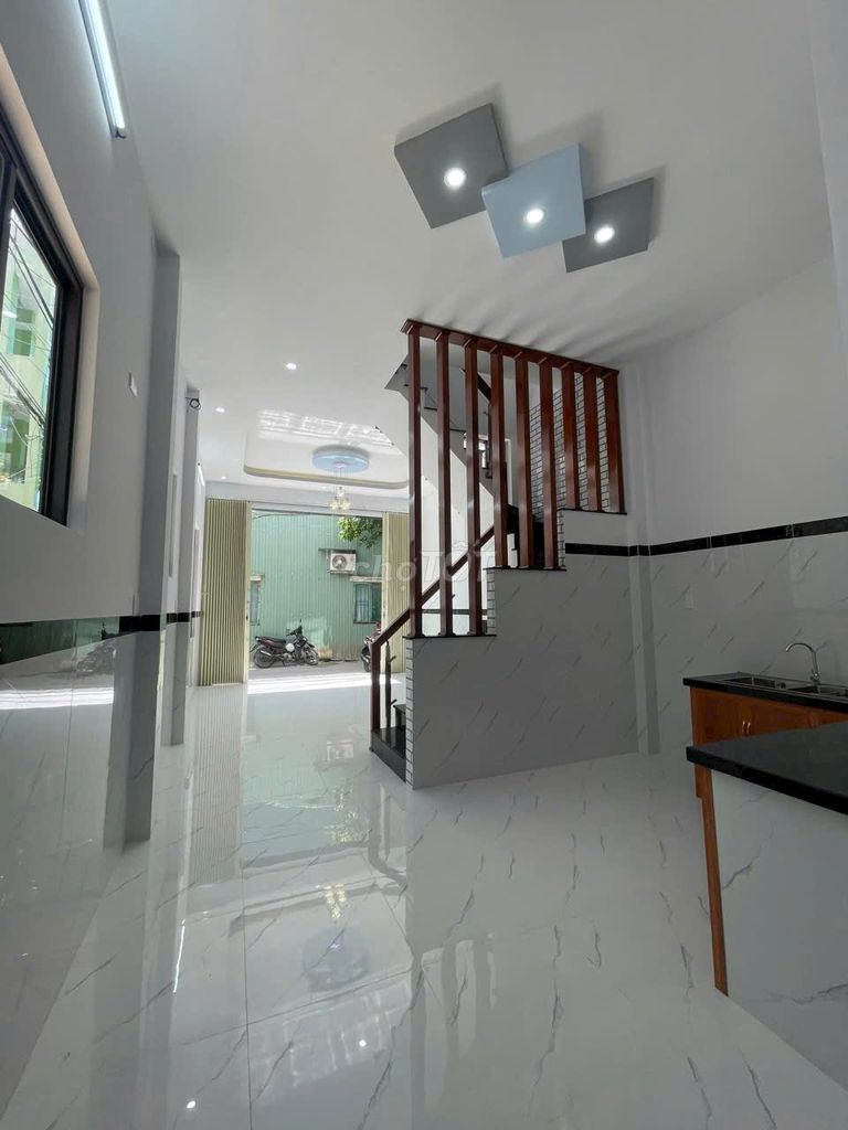 Bán nhà 2 tầng hẻm ô tô chế lan viên giá 3,3 tỉ Bán nhà 2 tầng hẻm ô tô chế lan viên giá 3,3 tỉ