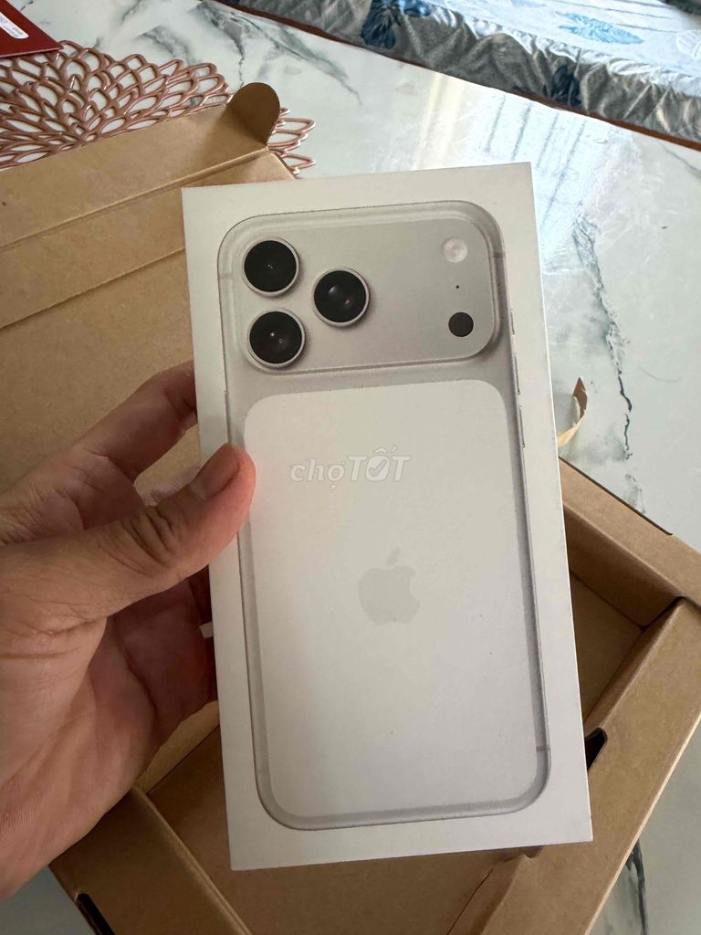 iPhone 17 Pro Max 256GB Bạc VN/A. Mua bán Điện thoại tại Huyện Tam Bình Vĩnh Long được đăng bởi Van Út hình 1