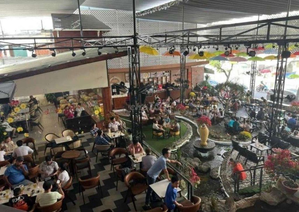 Sang gấp quán cafe sân vườn 800m² đẹp toạ lạc khu VIP Tân Phú