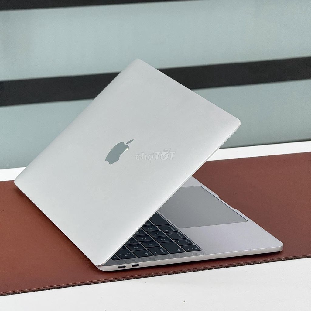 MacBook Pro 2017 Core i5 16GB/256GB Retina giá HS. Mua bán Laptop tại Thành phố Huế Thừa Thiên Huế được đăng bởi T T Center hình 1