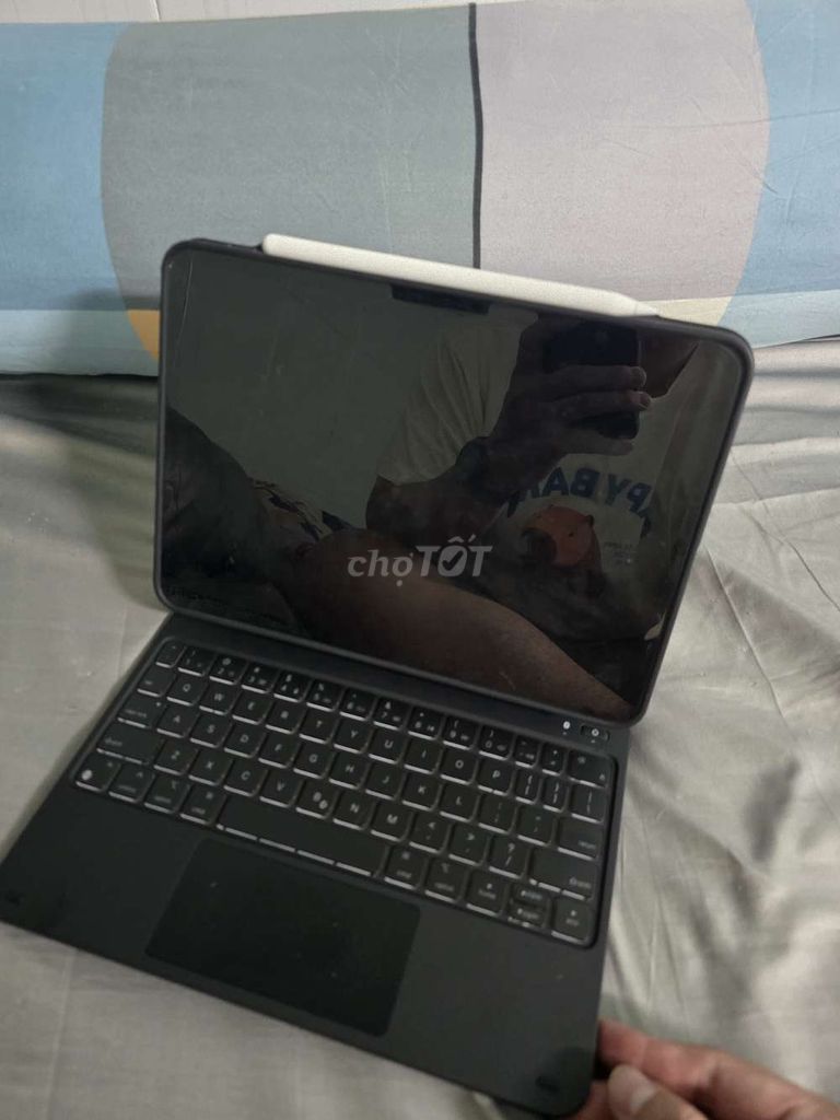 IPAD M5 11INCH , BÚT , BÀN PHÍM. Mua bán Máy tính bảng tại Quận Tân Bình Tp Hồ Chí Minh được đăng bởi Nhớ Trần hình 1