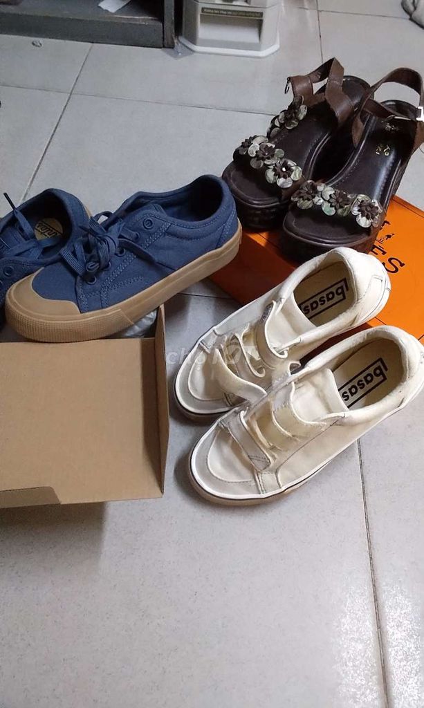 Giày thể thao Nữ size 36 Xanh dương. Mua bán Giày dép tại Quận Bình Thạnh Tp Hồ Chí Minh được đăng bởi phuong hình 1
