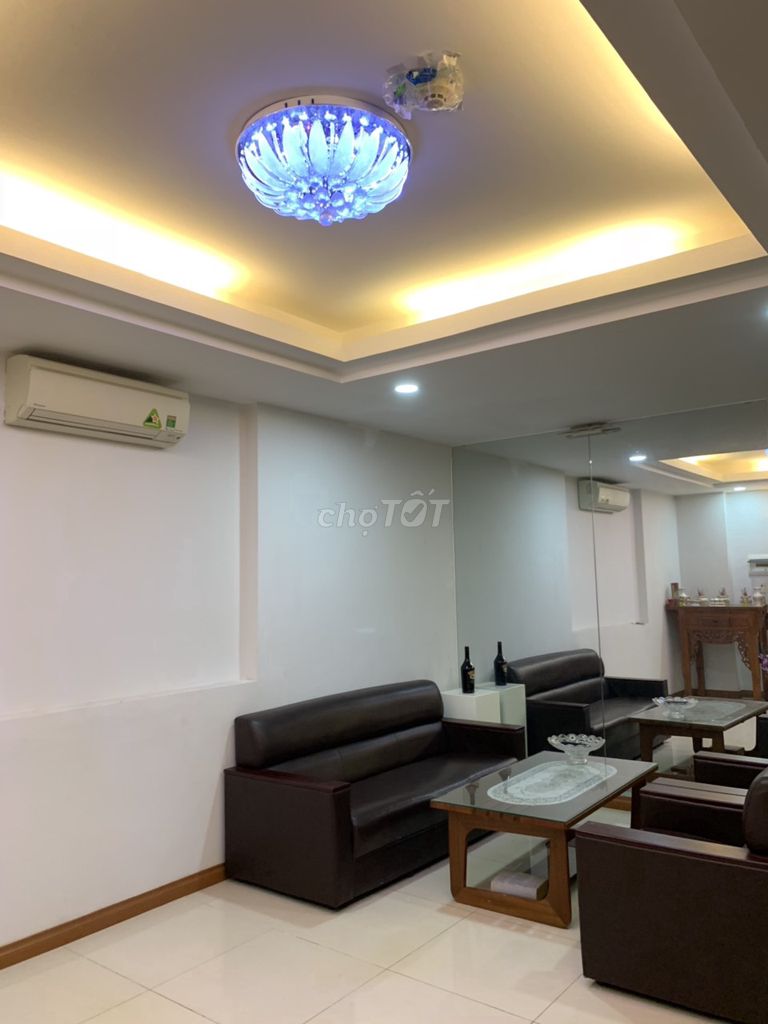 Аренда · 3 комн. · 90 м² · Quận 1, ул. Bến Chương Dương