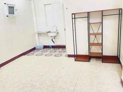 phòng 25m2, có cửa sổ rộng, Hai Bà Trương, gần chợ Tân Định-Q1