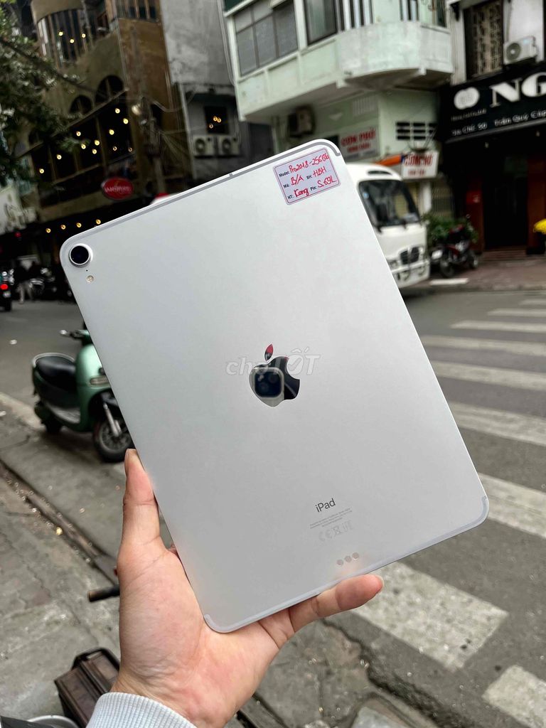 hàng hiếm: Ipad Pro2018-11inch LTE-256gb sạc 69L