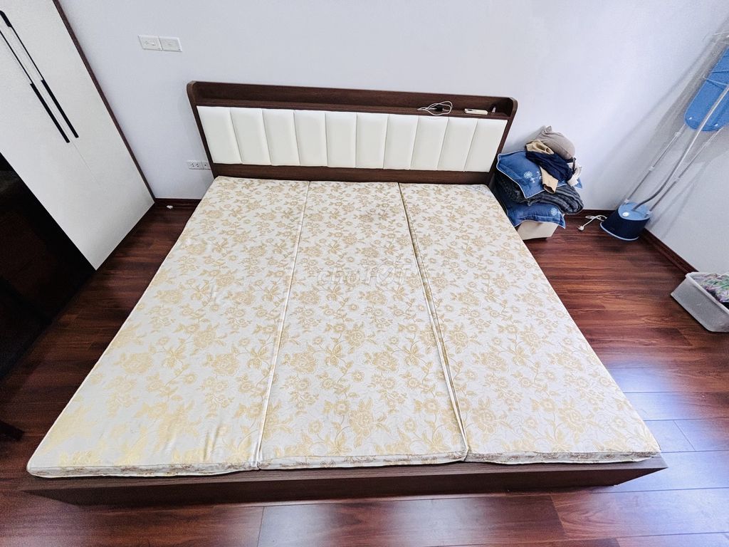 Nệm Everon 2m2 x 2m Vàng kem đã qua sử dụng. Mua bán Giường, chăn ga gối nệm tại Quận Hai Bà Trưng Hà Nội được đăng bởi vũ nguyên đức hình 1