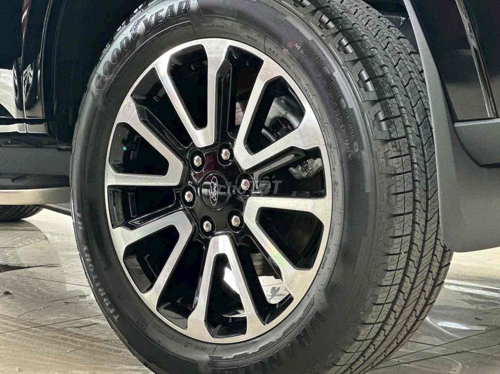 2025 Platinum Đen  Bạn 95%, lãi 7,5 xe sẵn giao. Mua bán Ô tô tại Thành phố Thủ Đức Tp Hồ Chí Minh được đăng bởi FORD THỦ ĐỨC TRẦN THẮNG  hình 8